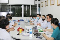 Phi công người Anh vẫn hôn mê, phụ thuộc gần hoàn toàn vào ECMO