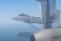 Mỹ tung F-22 kèm chặt máy bay ném bom chiến lược Nga