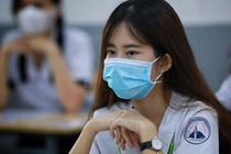 Thí sinh bước vào ngày thi tốt nghiệp THPT đầu tiên