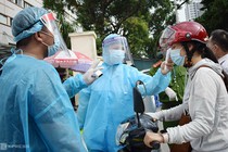 68 y bác sĩ viện E tiếp xúc bệnh nhân Covid-19 xét nghiệm âm tính