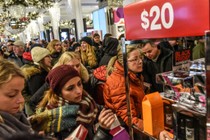 Black Friday năm nay sẽ hết cảnh chen chúc mua đồ giảm giá
