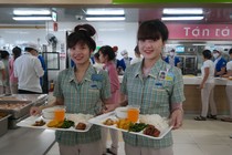 "Bán cơm" cho Samsung Việt Nam: Ngành kinh doanh trị giá nhiều nghìn tỷ mỗi năm nhưng lợi nhuận khá “xương xẩu”