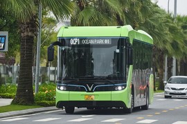 Đối với giao thông đô thị, từ năm 2025, mục tiêu đặt ra là 100% xe buýt thay thế, đầu tư mới sử dụng điện, năng lượng xanh.