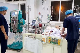 Nhiều bệnh nhân COVID-19 ngừng tim khi chuyển viện