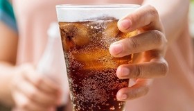 19 tuổi đã mắc bệnh gút chỉ vì thứ nước uống này