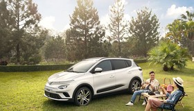 Khách hàng cũng sẽ được thử tay lái với mẫu xe ô tô điện thông minh đầu tiên của Việt Nam – VinFast VF e34.
