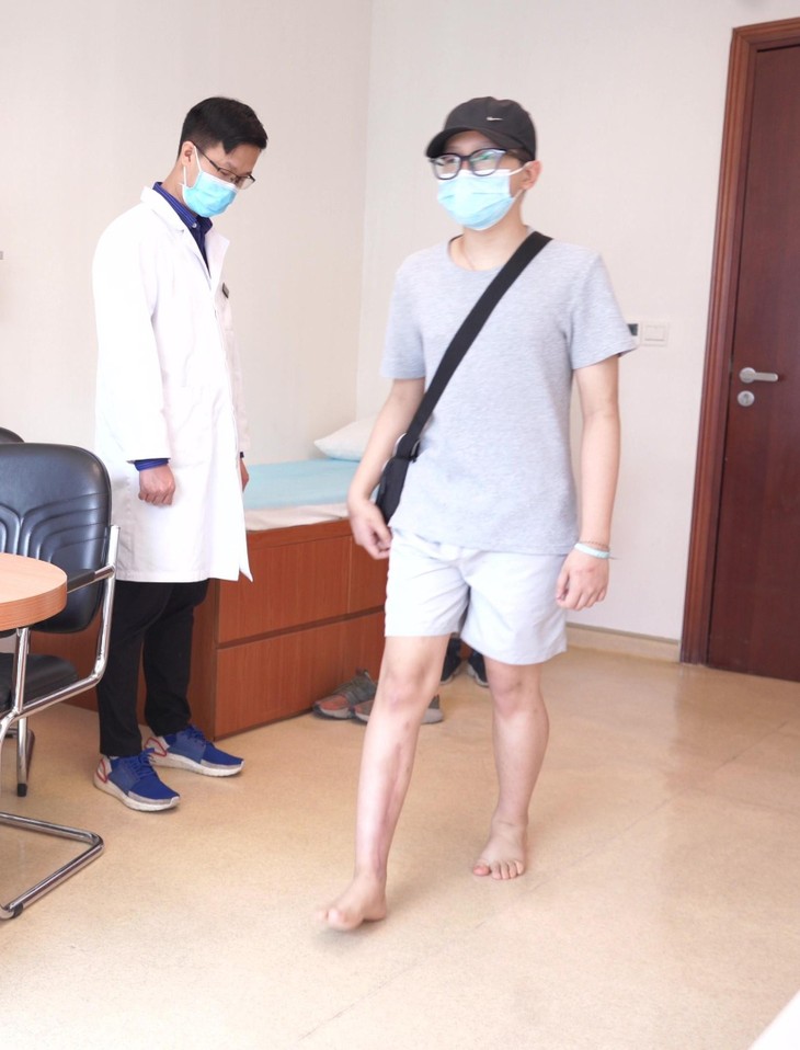 Bệnh nhân đầu tiên ở Việt Nam điều trị ung thư xương bằng ni-tơ lỏng hồi phục thần kỳ ảnh 1