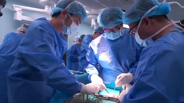 Bệnh nhân đầu tiên ở Việt Nam điều trị ung thư xương bằng ni-tơ lỏng hồi phục thần kỳ ảnh 2