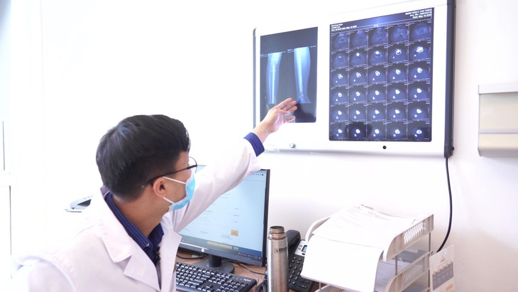 Bệnh nhân đầu tiên ở Việt Nam điều trị ung thư xương bằng ni-tơ lỏng hồi phục thần kỳ ảnh 3