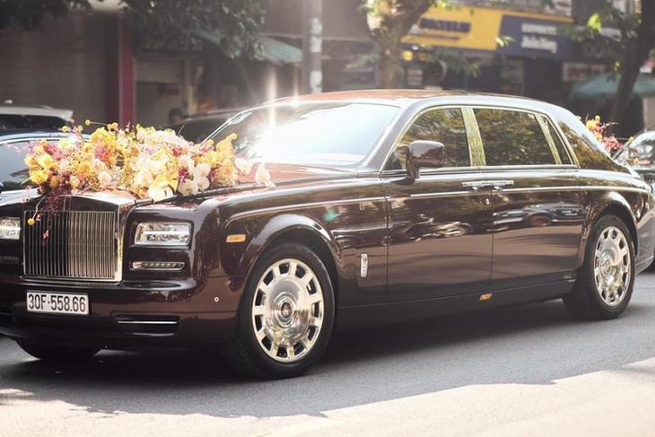 Roll Royce PHANTOM 2023  Worlds Most Luxurious Sedan  YouTube