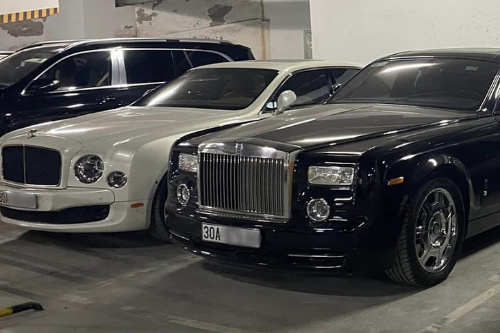 Bentley Mulsanne vs RollsRoyce Phantom Comparison  Prices Specs Features