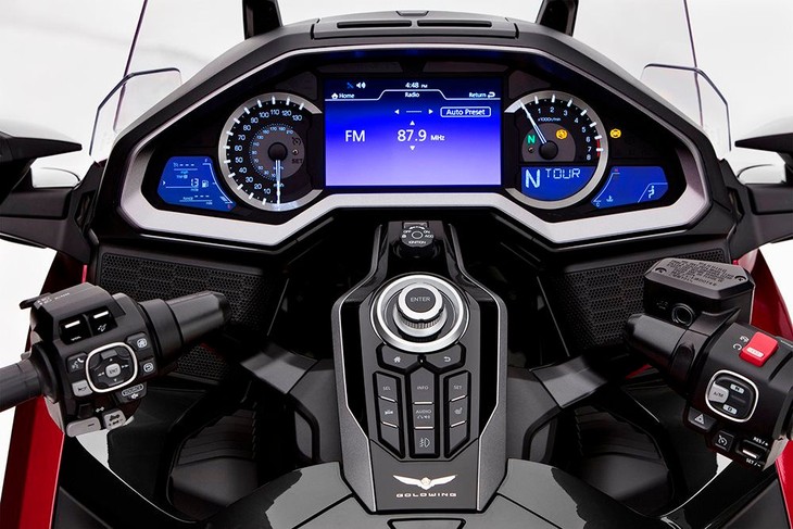 “Ông vua đường trường” Gold Wing của Honda tái xuất, giá 1,23 tỷ đồng ảnh 4