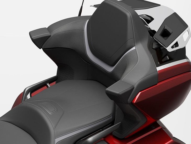 “Ông vua đường trường” Gold Wing của Honda tái xuất, giá 1,23 tỷ đồng ảnh 7