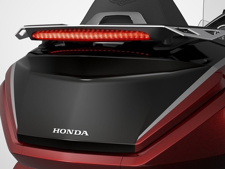 “Ông vua đường trường” Gold Wing của Honda tái xuất, giá 1,23 tỷ đồng ảnh 8