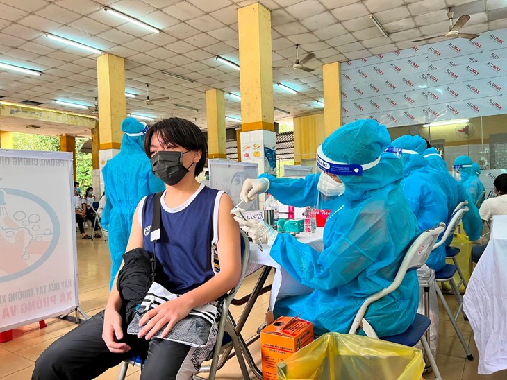 Huyện Củ Chi tiêm ngừa Covid-19 cho trẻ 12 - 17 tuổi