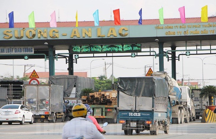 de-xuat-tiep-tuc-giam-phi-duong-bo-cho-xe-kinh-doanh-van-tai..jpg
