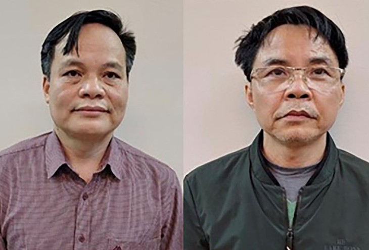 Ông Lâm Văn Tuấn (trái) và Phan Huy Văn tại cơ quan điều tra. Ảnh: Bộ Công an tua-n-va-n-jpeg-2772-164276262-5329-6569-1642763188.jpg