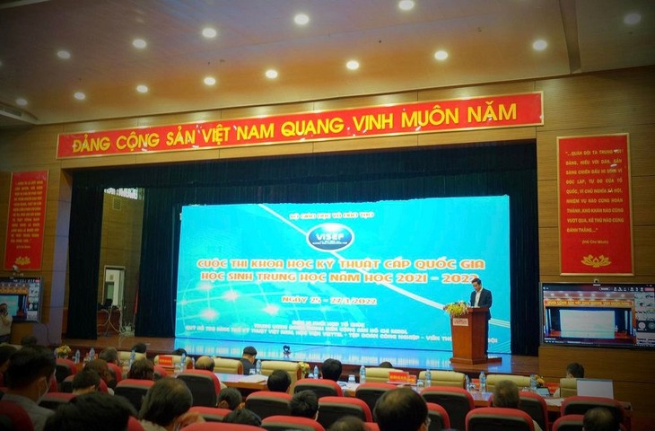 khai-mac-cuoc-thi-khkt.jpg