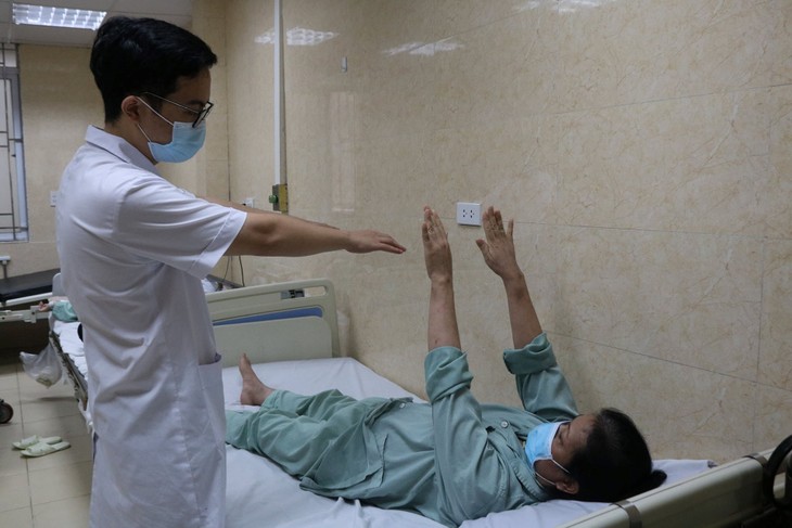 viem-tuy-than-kinh-1.jpg