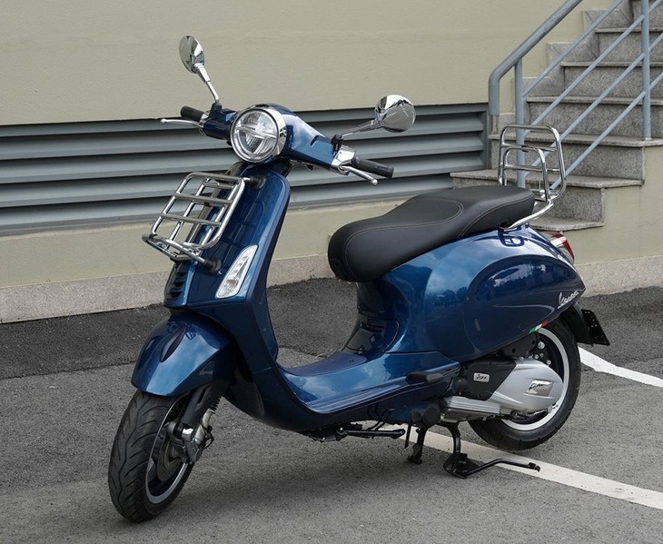 Vespa Primavera S Blue Estroverso. ảnh 8 lua-chon-yen-tieu-chuan-moi-cho-vespa-primavera-.jpg