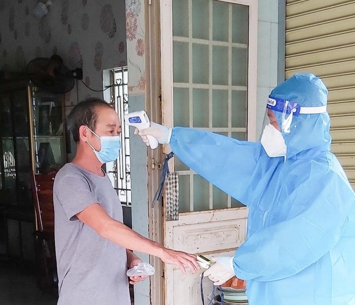 Khó khăn khi công bố hết dịch và chuyển COVID-19 từ bệnh truyền nhiễm nhóm A sang nhóm B ảnh 1 chuyen-sang.jpg