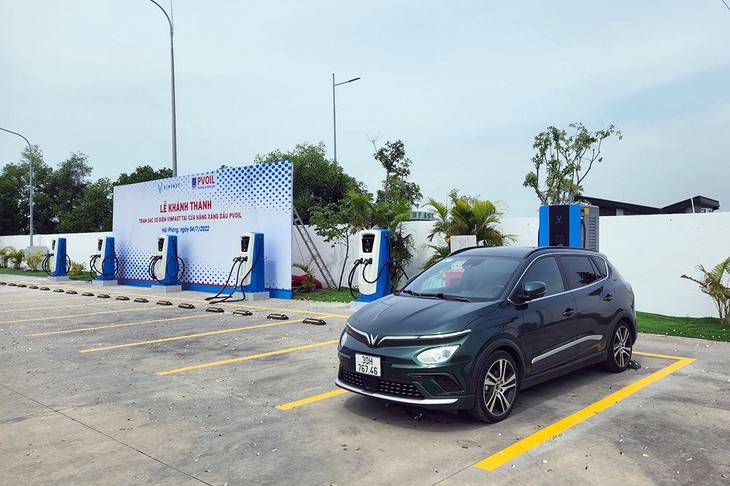 Hình ảnh Trạm sạc PVOIL. tram-sac-xe-dien-2.jpg
