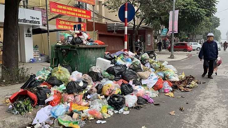 Từ ngày 25/8, không phân loại rác sinh hoạt bị phạt đến 1 triệu đồng. rac.jpg