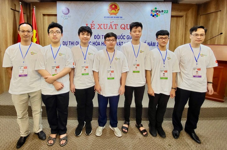 Học sinh lớp 10 đoạt Huy chương Vàng Olympic Vật lí quốc tế 2022 - 1 Học sinh lớp 10 đoạt Huy chương Vàng Olympic Vật lí quốc tế 2022 - 1