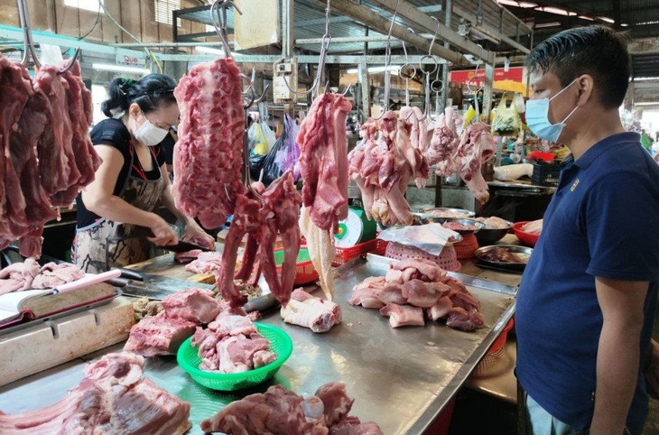 Phó Thủ tướng yêu cầu thực hiện ngay các biện pháp bình ổn giá thịt lợn ảnh 1 giathit.jpg