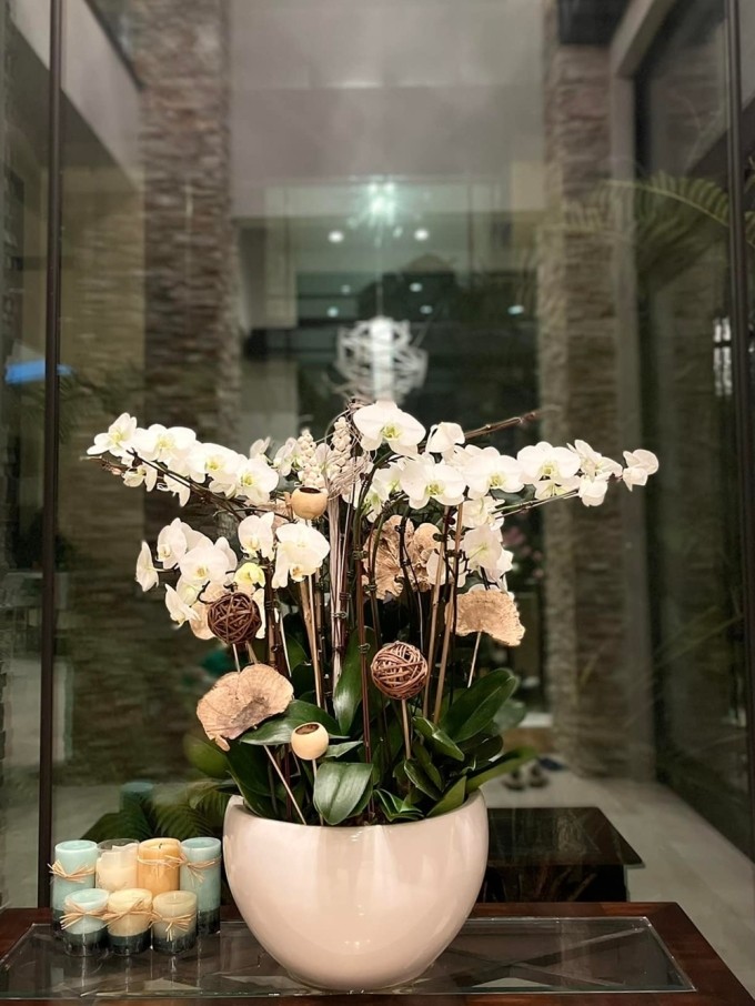 Mãn nhãn biệt thự 4.000 m2 ngập hoa tươi của vợ cũ Đan Trường