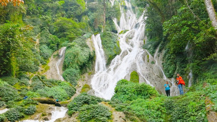 Về Lai Châu ngắm thác Nậm Lúc - 