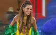 Cựu thiên thần Victoria's Secret "đốt cháy" khán đài cổ vũ Brazil