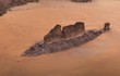 Giải mã "con cá đá" khổng lồ bất ngờ trồi lên giữa sa mạc