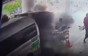 Video: Xe cứu thương phát nổ khi đang chuyển bệnh nhân