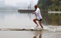 Sư thầy chạy 120m trên mặt nước, phá kỷ lục thế giới