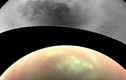 Mây màu bất ngờ xuất hiện trên hồ mặt trăng Titan