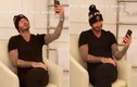Bị vợ quay lén khi đang vật vã selfie, David Beckham lộ mã điện thoại yêu thích