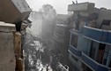 Video: Khoảnh khắc máy bay Pakistan chở 107 người lao xuống khu dân cư
