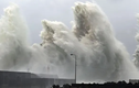 Loạt ảnh đáng sợ trong siêu bão đổ bộ Nhật Bản