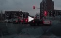 Video : Tạt đầu SUV giữa giao lộ, sedan nhận cái kết đắng