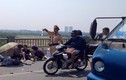 Ô tô mất lái đâm điên loạn, nhiều người bị thương ở Hà Nội