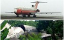 Cận cảnh hai chiếc Boeing bị bỏ hoang, cũ nát như “sắt vụn“