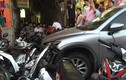 Xe điên Mazda 7 đâm liên hoàn 10 xe máy trên phố Hà Nội