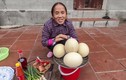 Làm món trứng đà điểu khổng lồ, Bà Tân bị dân tình chỉ ra lỗi sai