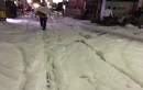 Cận cảnh bọt lạ tràn đầy đường sau động đất ở Nhật Bản