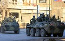 Ảnh: Binh sĩ Nga tuần tra thành phố Aleppo sau giải phóng