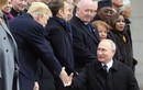 Bất ngờ khoảnh khắc thân thiết của Tổng thống Putin-Trump tại Paris