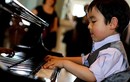“Thần đồng piano” 5 tuổi gốc Việt được dạy dỗ thế nào?