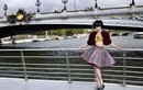 Jessica Minh Anh làm sàn catwalk dài 100 mét trên sông Seine 
