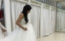 Lộ ảnh Việt Trinh đi thử váy cưới, bụng to bất thường 